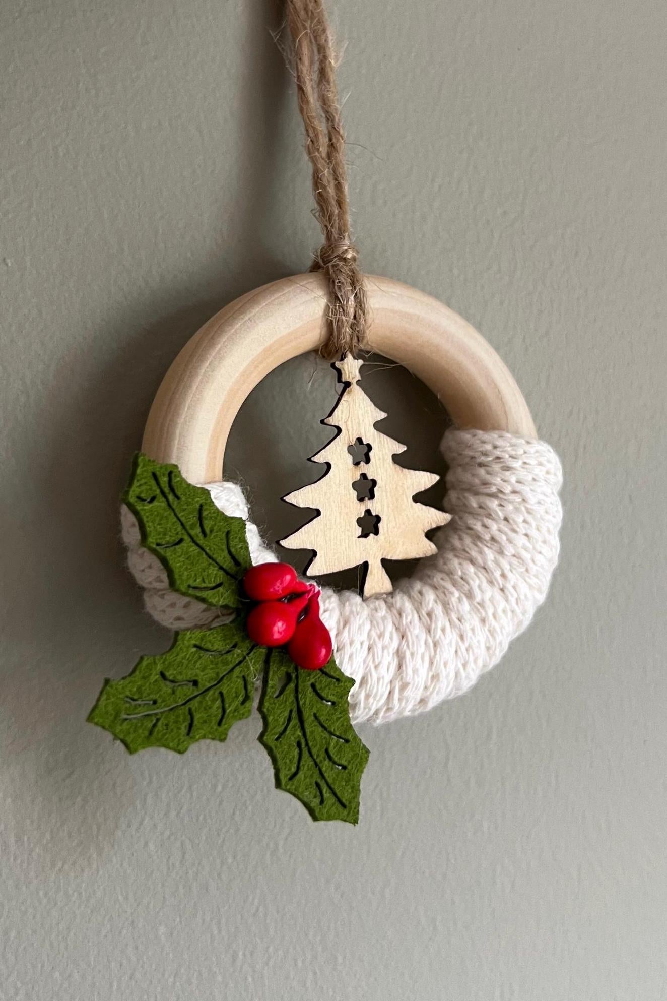Mini Macrame Holly Wreath | Handmade Door Handle or Tree Decoration | Cotton | Wood | Felt | Natural Decor | Christmas